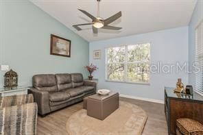 В аренду: $3,800 (3 спален, 2 ванн, 1056 Квадратных фут)