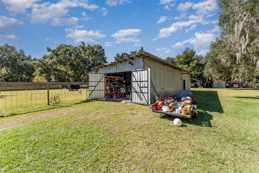 For Sale: $385,000 (2 beds, 1 baths, 820 Square Feet)