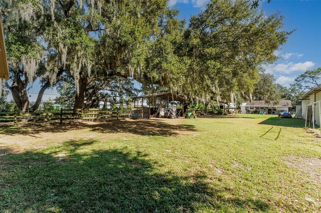 For Sale: $385,000 (2 beds, 1 baths, 820 Square Feet)