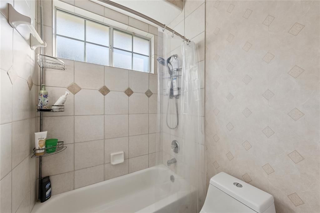 待售: $799,000 (4 贝兹, 2 浴室, 2708 平方英尺)