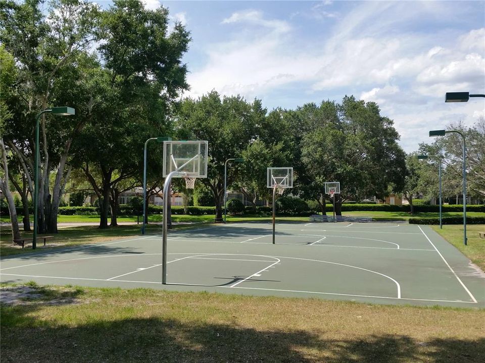 待售: $799,000 (4 贝兹, 2 浴室, 2708 平方英尺)