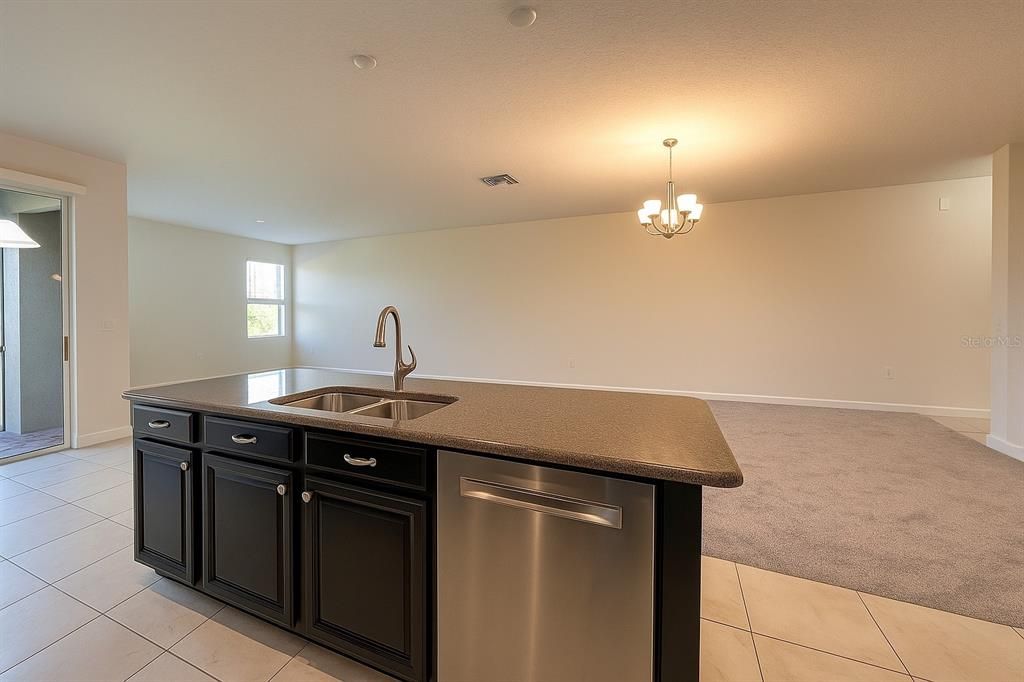 En Renta: $3,000 (5 camas, 3 baños, 3384 Pies cuadrados)