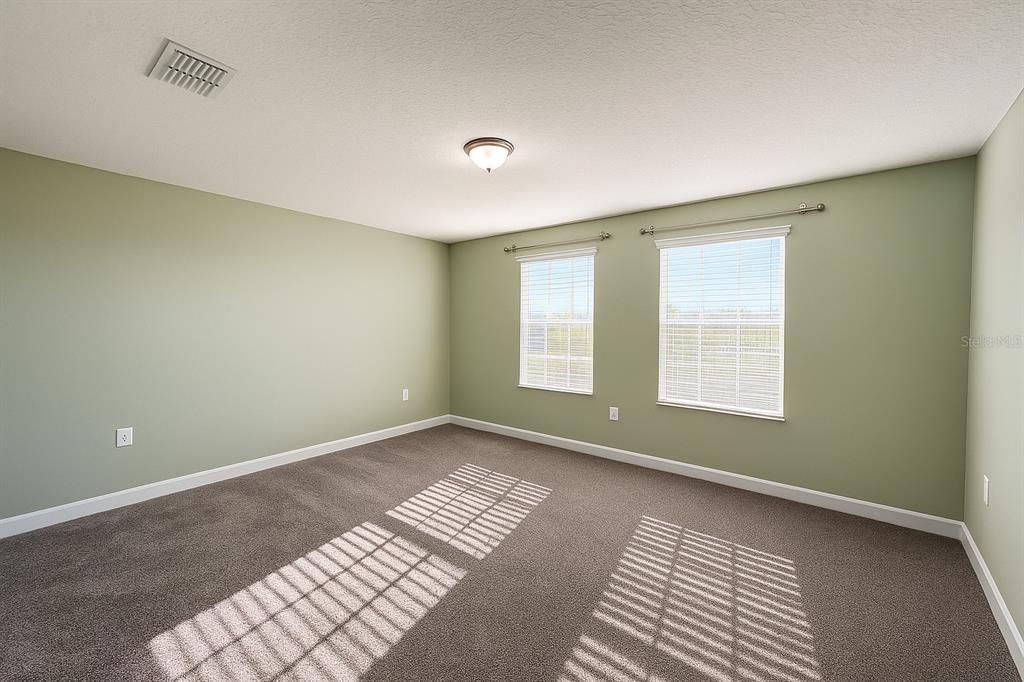 En Renta: $3,000 (5 camas, 3 baños, 3384 Pies cuadrados)