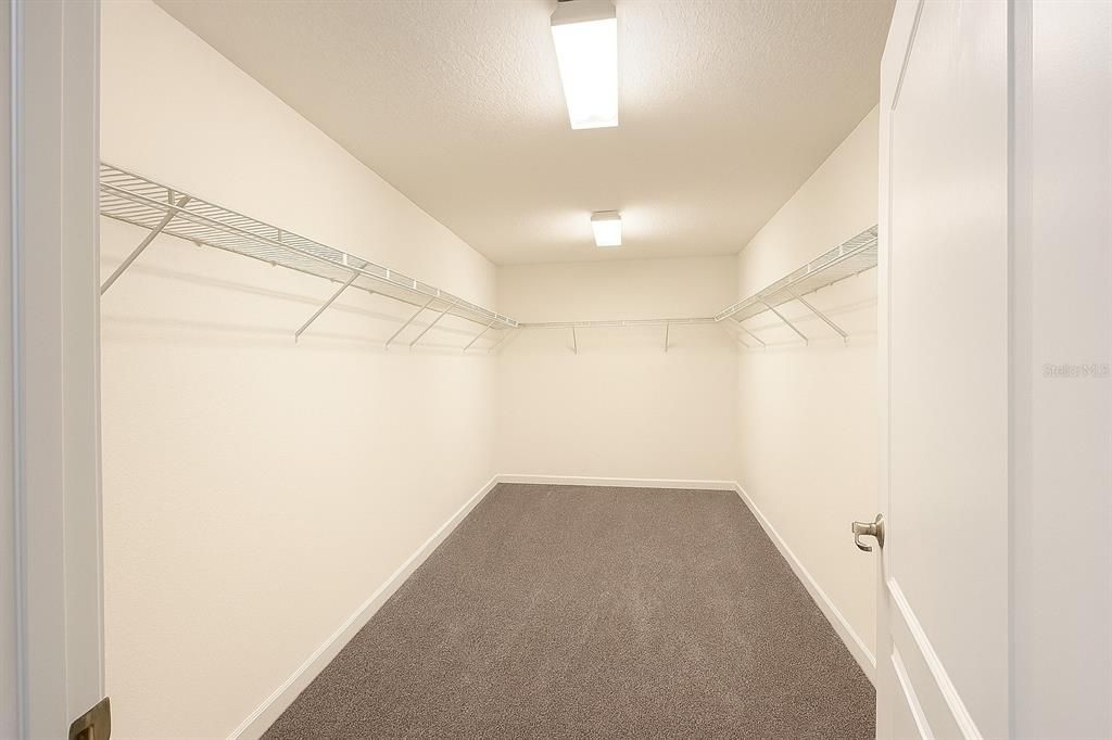 En Renta: $3,000 (5 camas, 3 baños, 3384 Pies cuadrados)