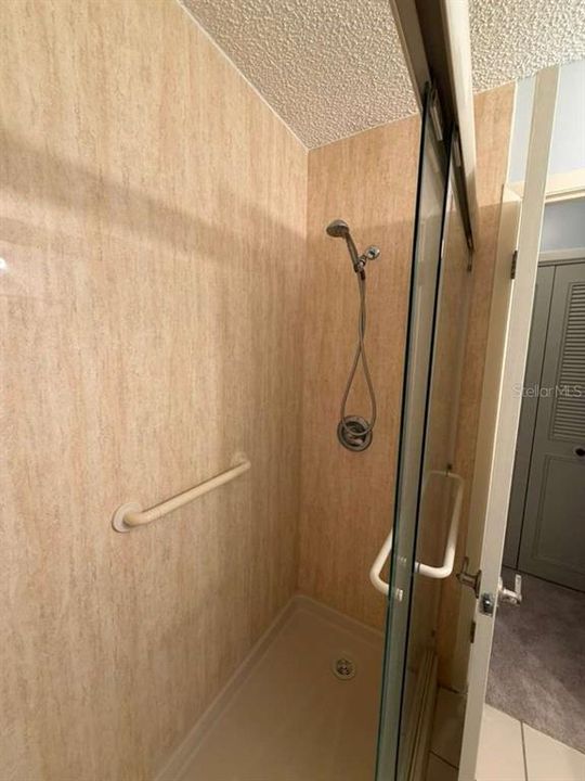 待售: $165,000 (2 贝兹, 2 浴室, 1274 平方英尺)