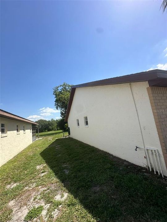 待售: $165,000 (2 贝兹, 2 浴室, 1274 平方英尺)