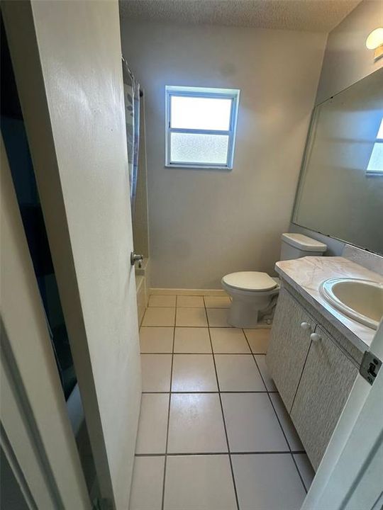 待售: $165,000 (2 贝兹, 2 浴室, 1274 平方英尺)