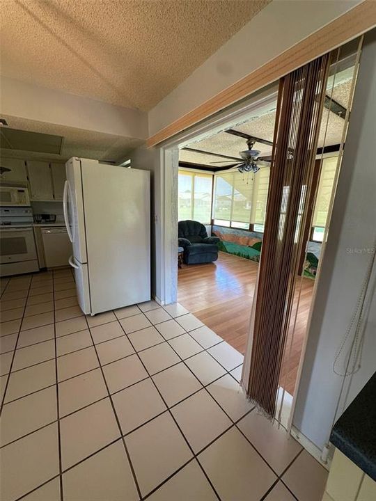 待售: $165,000 (2 贝兹, 2 浴室, 1274 平方英尺)