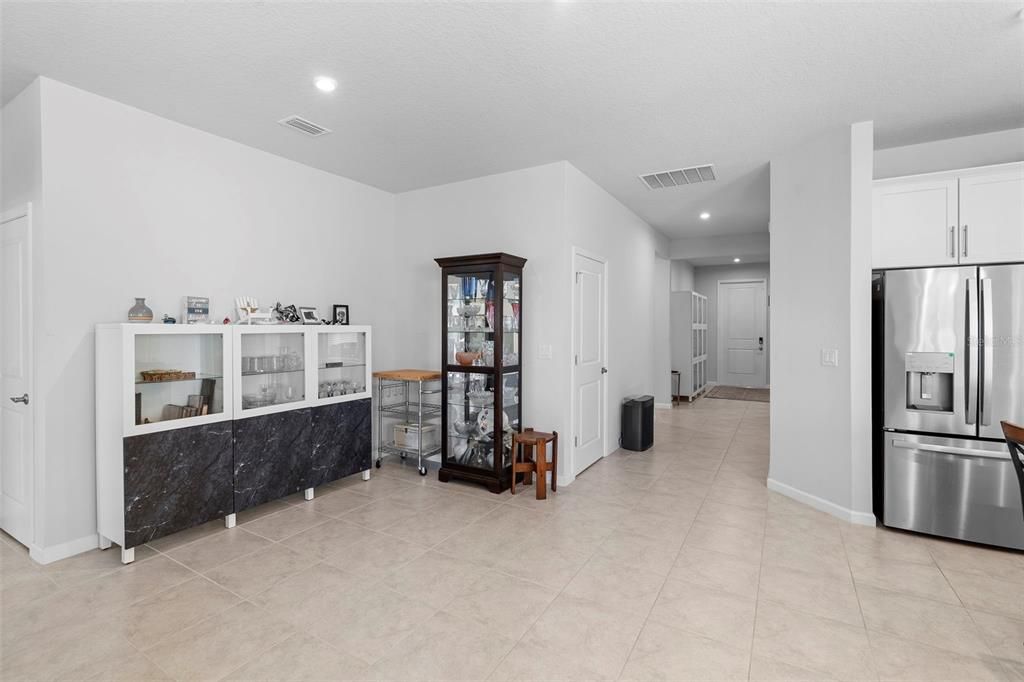 For Sale: $419,900 (4 beds, 2 baths, 1996 Square Feet)