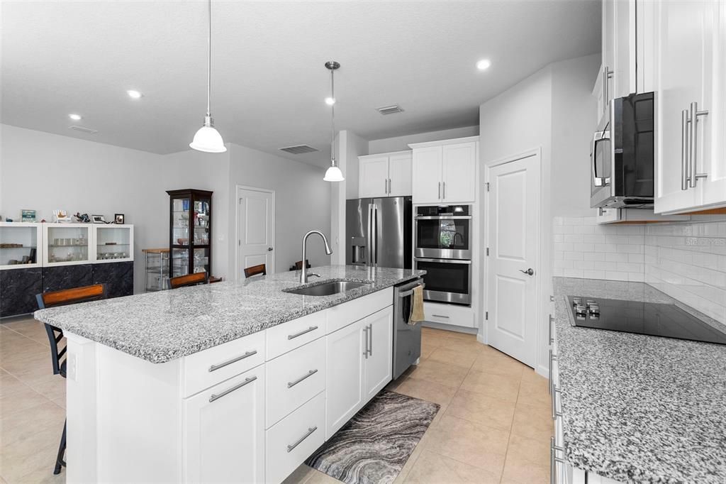 For Sale: $419,900 (4 beds, 2 baths, 1996 Square Feet)