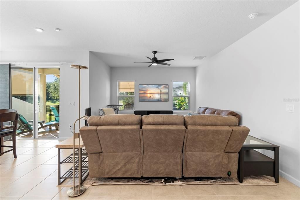 For Sale: $419,900 (4 beds, 2 baths, 1996 Square Feet)