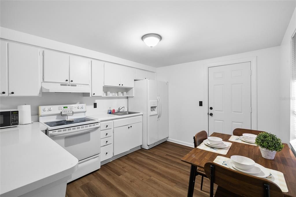 На продажу: $435,000 (4 спален, 0 ванн, 3308 Квадратных фут)