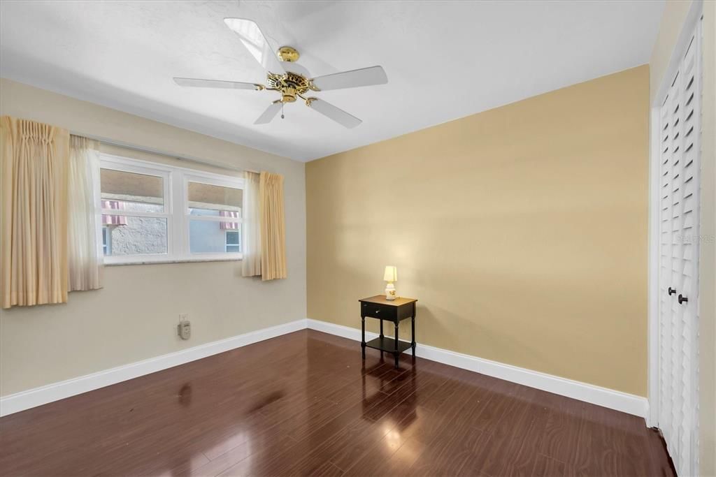 出租: $1,800 (2 贝兹, 2 浴室, 1010 平方英尺)