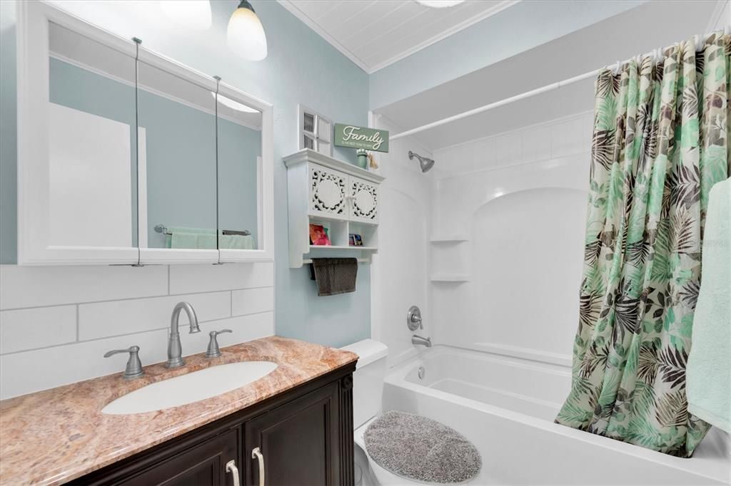 出租: $1,800 (2 贝兹, 2 浴室, 1010 平方英尺)