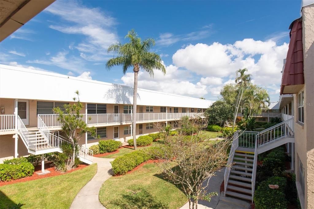 出租: $1,800 (2 贝兹, 2 浴室, 1010 平方英尺)