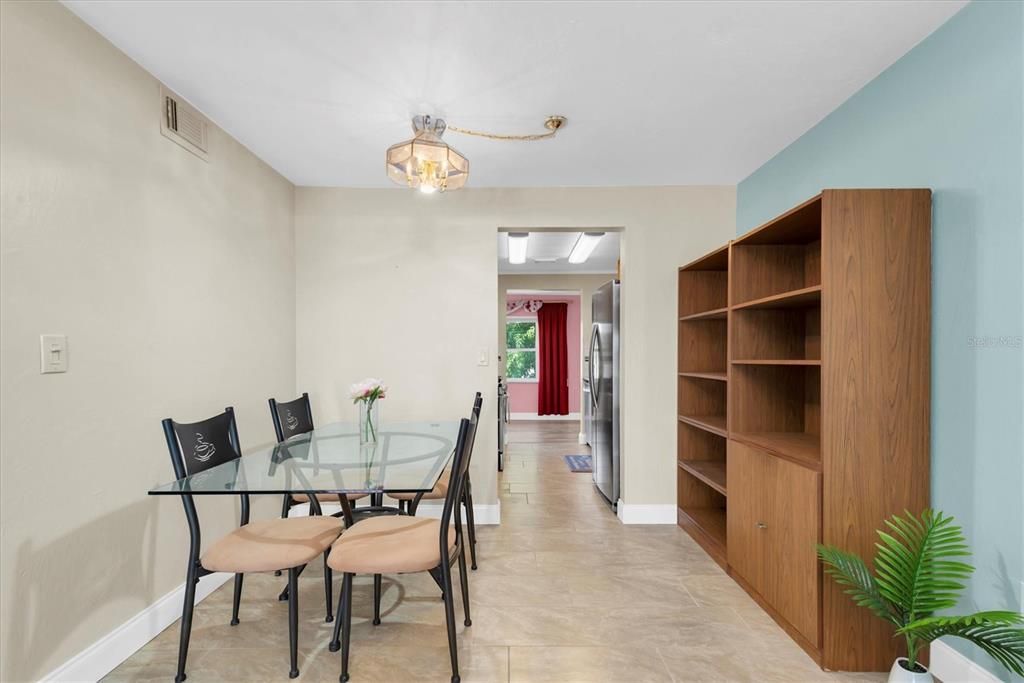 出租: $1,800 (2 贝兹, 2 浴室, 1010 平方英尺)