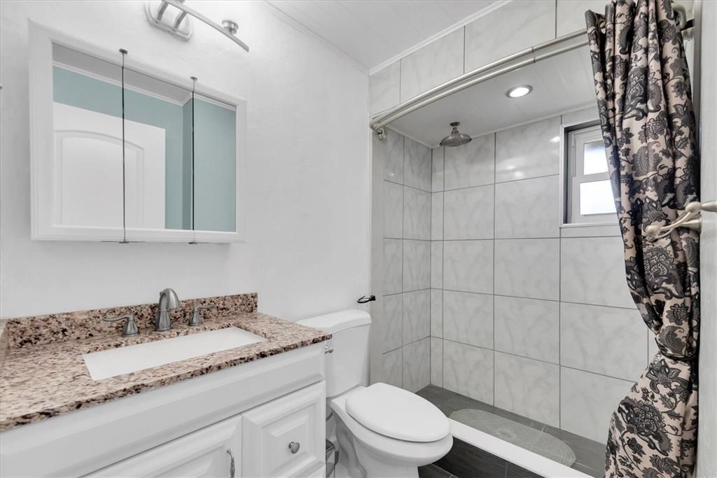 出租: $1,800 (2 贝兹, 2 浴室, 1010 平方英尺)