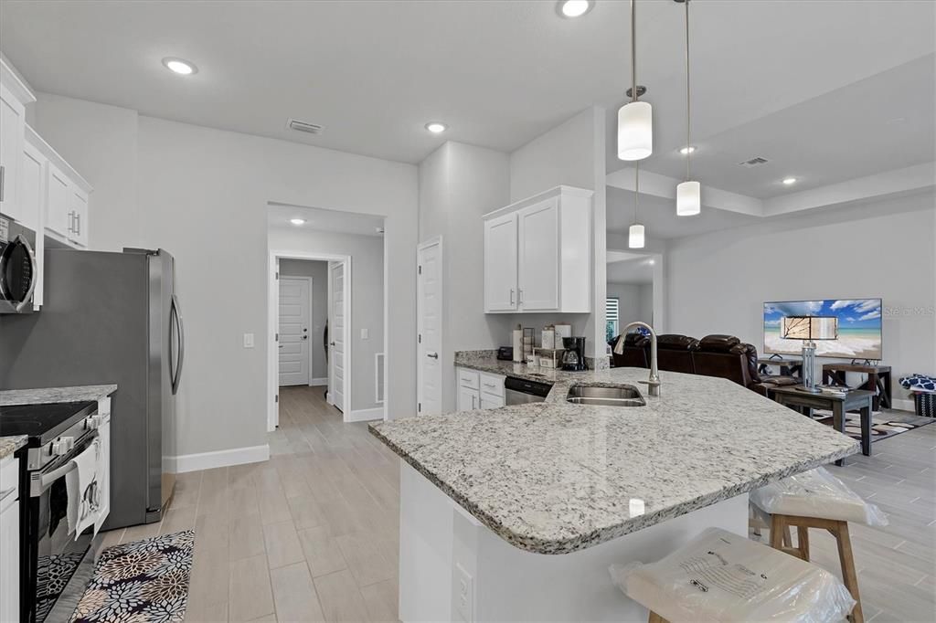 待售: $425,000 (4 贝兹, 3 浴室, 2265 平方英尺)