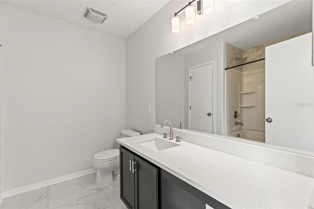 На продажу: $359,900 (4 спален, 3 ванн, 1606 Квадратных фут)