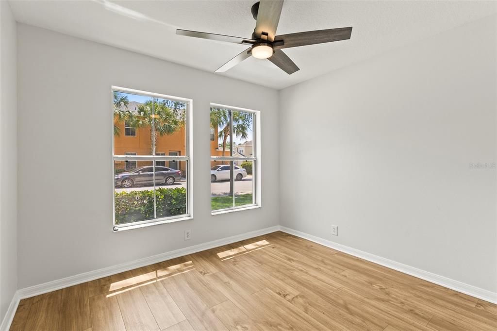 На продажу: $359,900 (4 спален, 3 ванн, 1606 Квадратных фут)