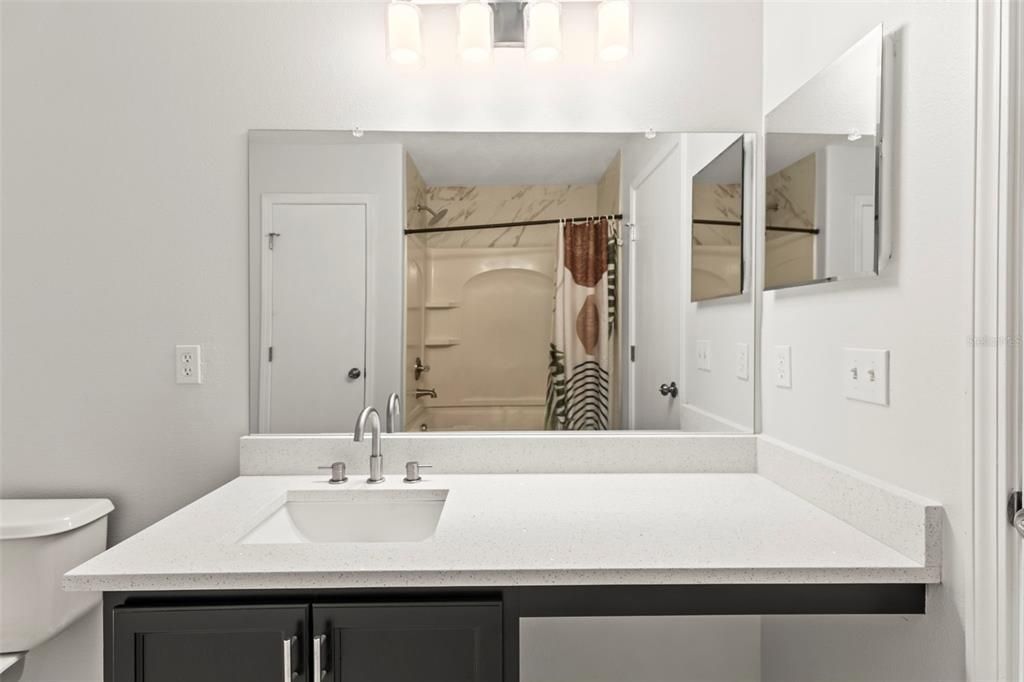 На продажу: $359,900 (4 спален, 3 ванн, 1606 Квадратных фут)