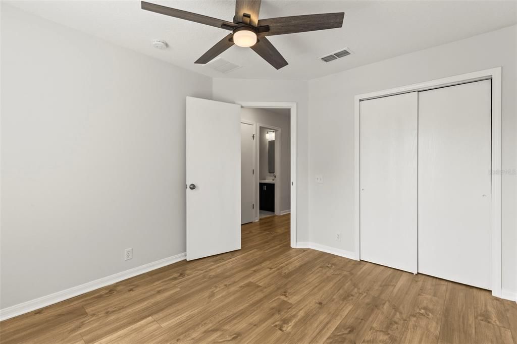 На продажу: $359,900 (4 спален, 3 ванн, 1606 Квадратных фут)