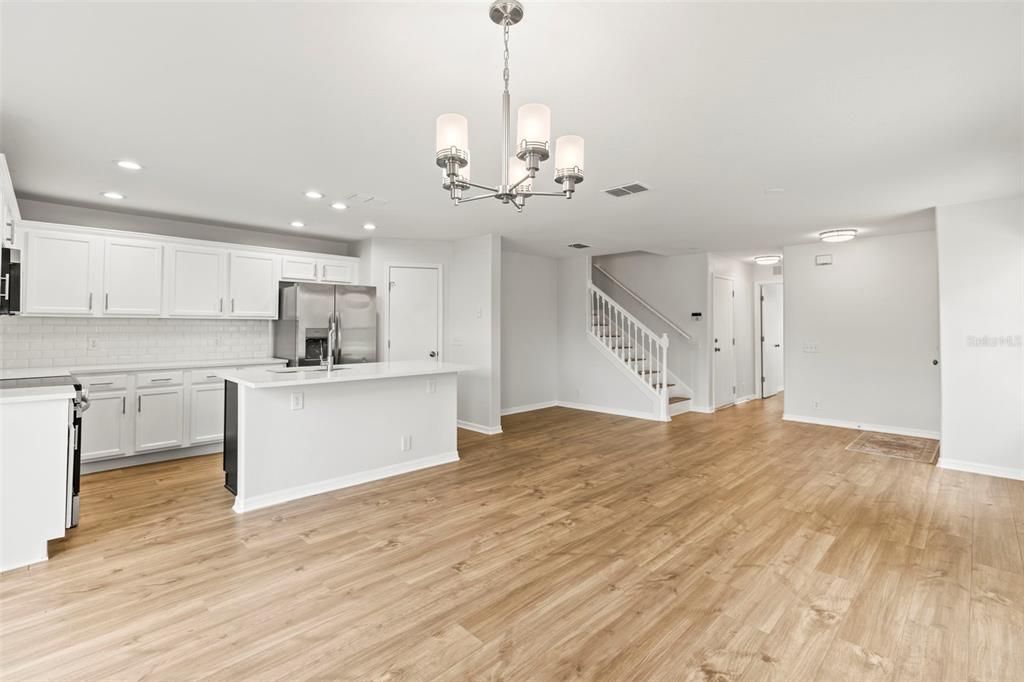 На продажу: $359,900 (4 спален, 3 ванн, 1606 Квадратных фут)