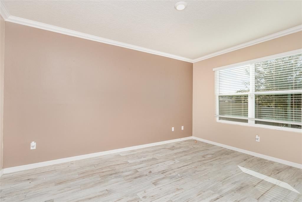 待售: $370,000 (4 贝兹, 2 浴室, 1846 平方英尺)