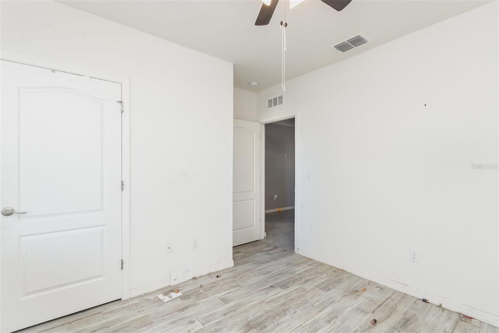 待售: $370,000 (4 贝兹, 2 浴室, 1846 平方英尺)