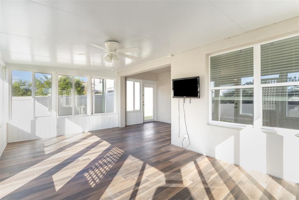 待售: $370,000 (4 贝兹, 2 浴室, 1846 平方英尺)