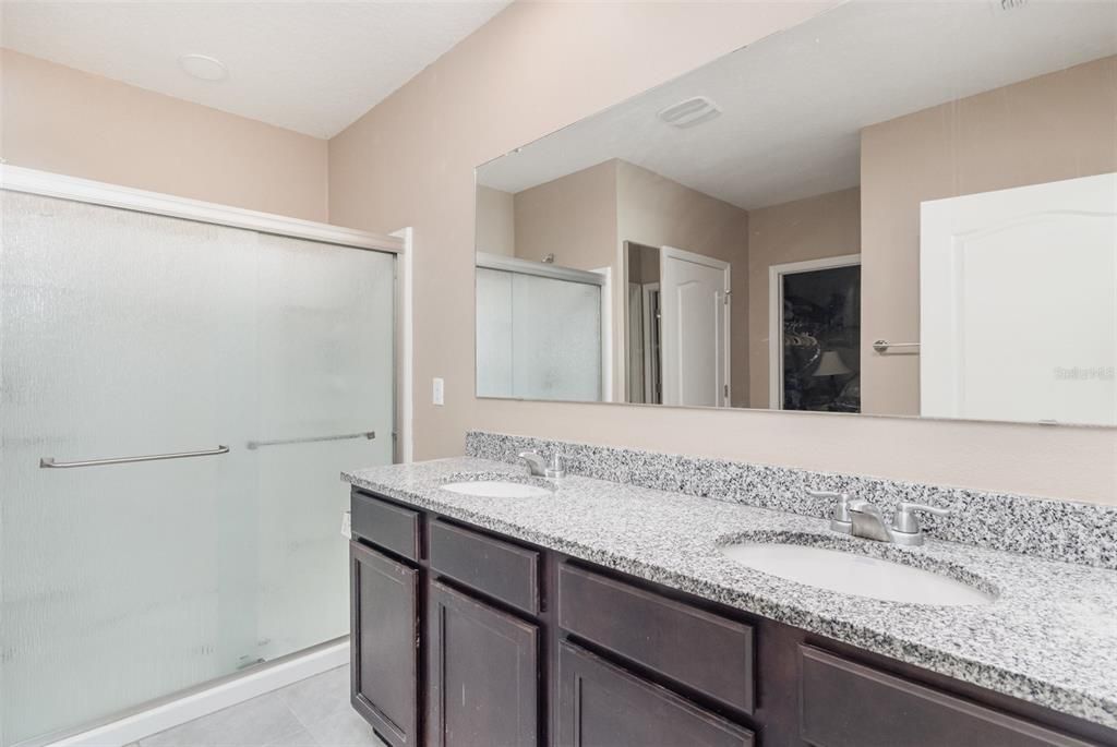 待售: $370,000 (4 贝兹, 2 浴室, 1846 平方英尺)