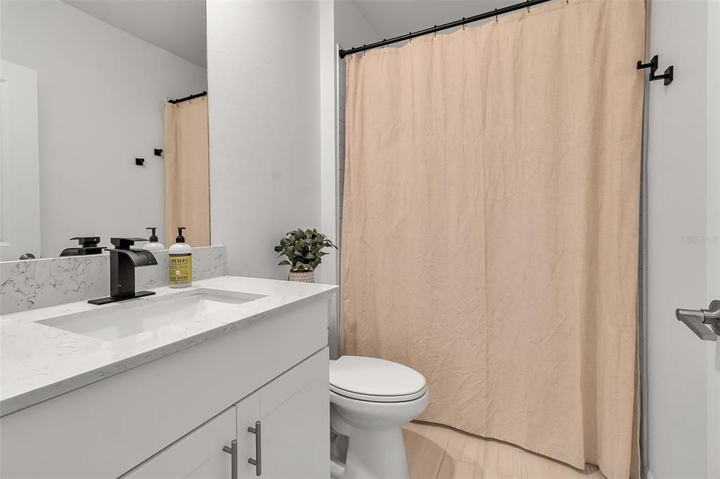 En Renta: $3,600 (5 camas, 4 baños, 3354 Pies cuadrados)