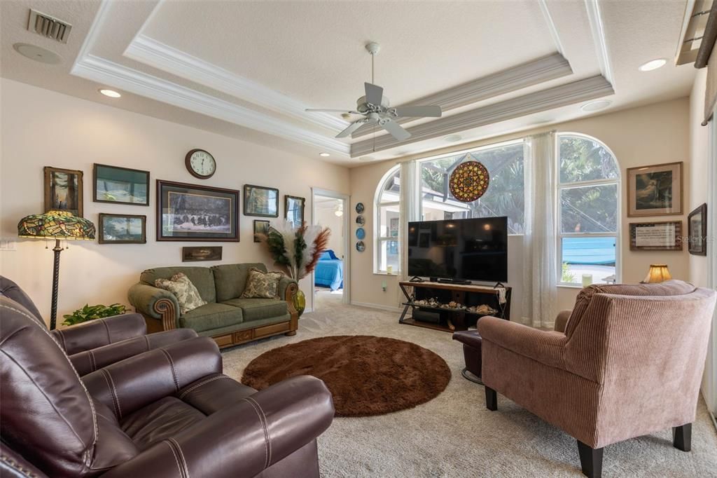 На продажу: $645,000 (4 спален, 2 ванн, 2338 Квадратных фут)