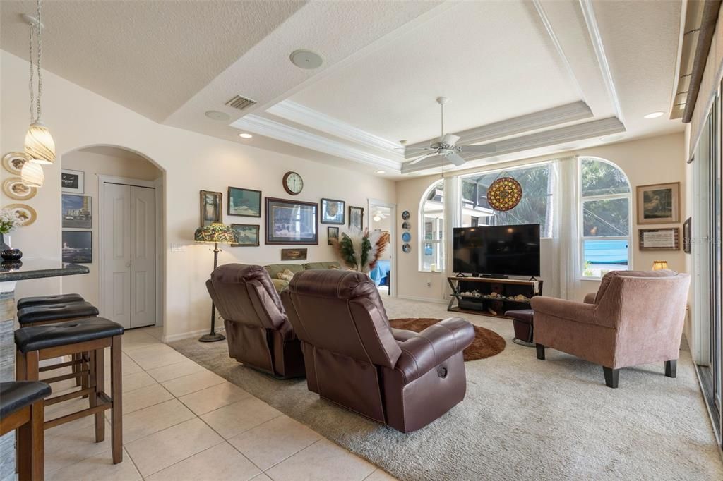 На продажу: $645,000 (4 спален, 2 ванн, 2338 Квадратных фут)