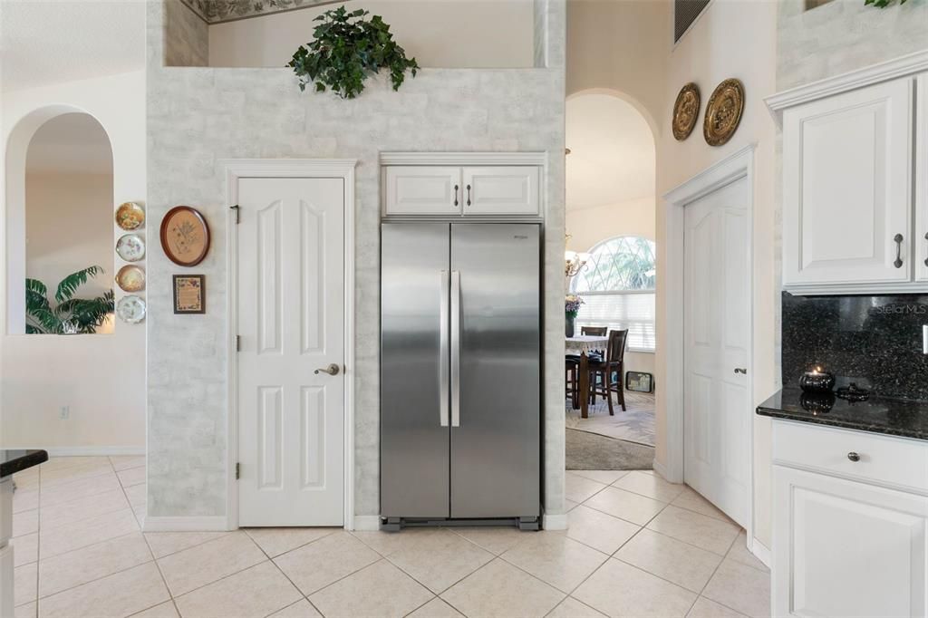 На продажу: $645,000 (4 спален, 2 ванн, 2338 Квадратных фут)