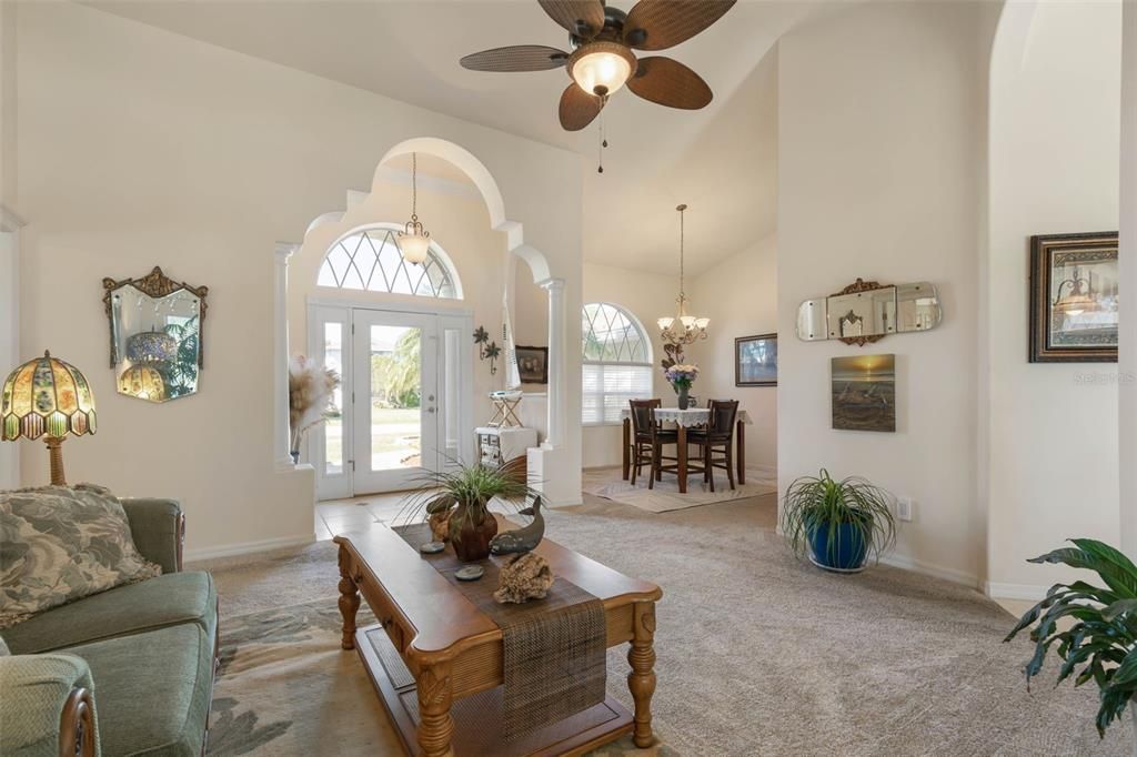 На продажу: $645,000 (4 спален, 2 ванн, 2338 Квадратных фут)