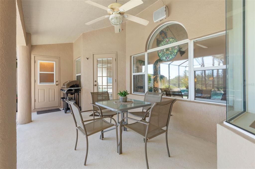 На продажу: $645,000 (4 спален, 2 ванн, 2338 Квадратных фут)