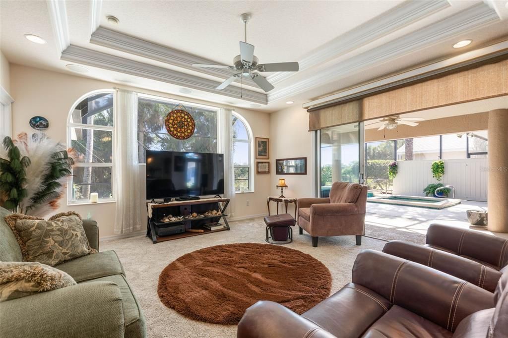 На продажу: $645,000 (4 спален, 2 ванн, 2338 Квадратных фут)