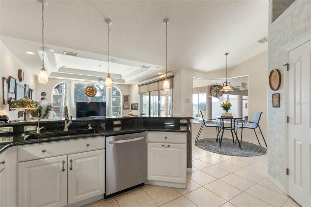 На продажу: $645,000 (4 спален, 2 ванн, 2338 Квадратных фут)