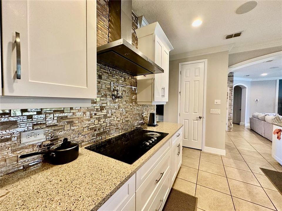 待售: $1,399,990 (7 贝兹, 5 浴室, 5021 平方英尺)