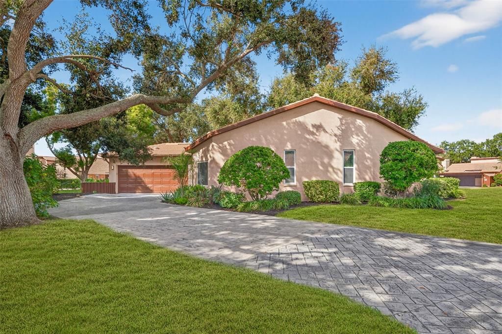 合同活跃: $499,000 (2 贝兹, 2 浴室, 2038 平方英尺)