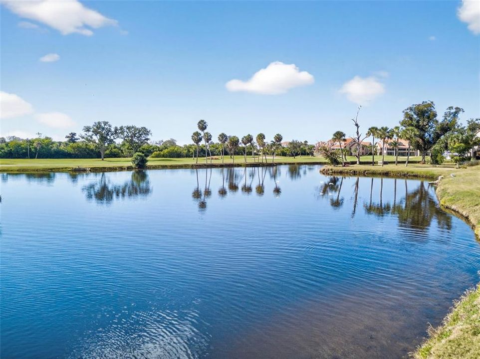 合同活跃: $499,000 (2 贝兹, 2 浴室, 2038 平方英尺)