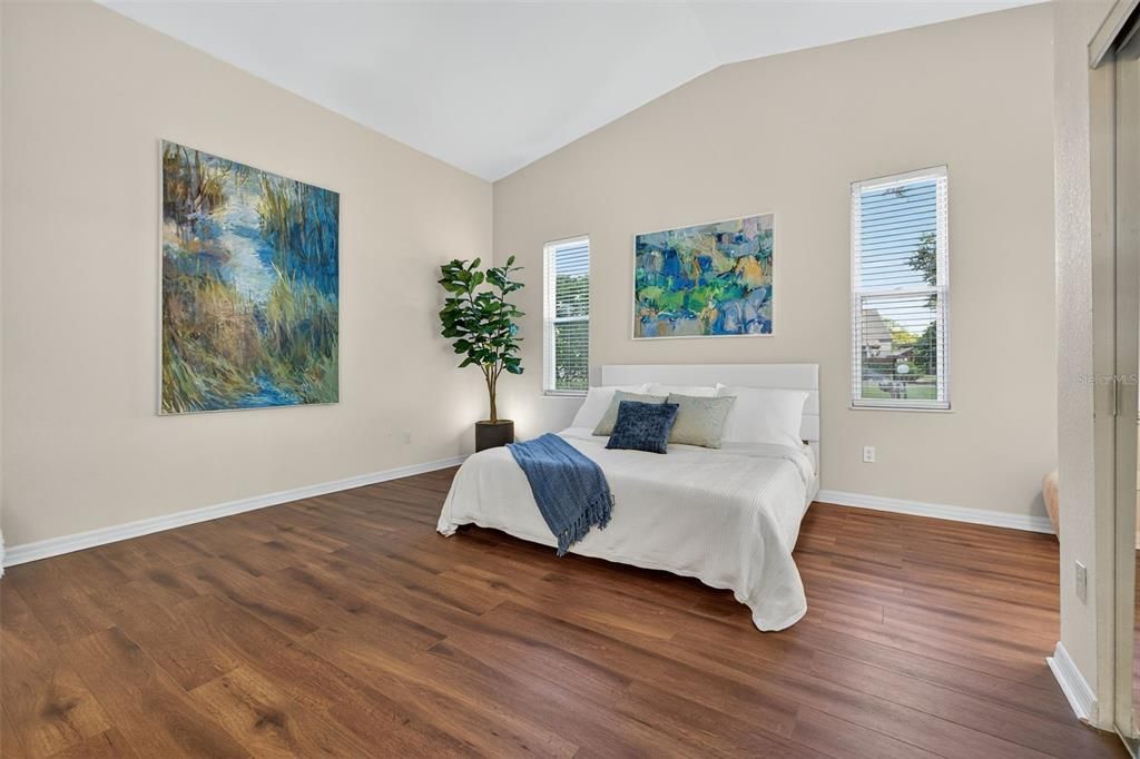 合同活跃: $499,000 (2 贝兹, 2 浴室, 2038 平方英尺)