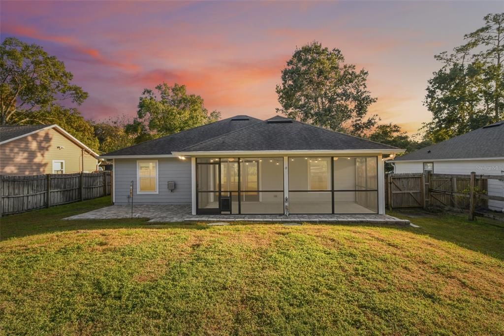 待售: $440,000 (3 贝兹, 2 浴室, 1253 平方英尺)