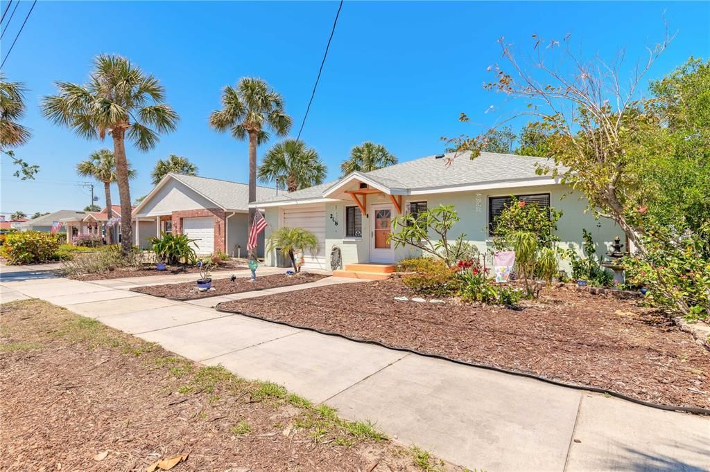 На продажу: $580,000 (2 спален, 1 ванн, 1265 Квадратных фут)