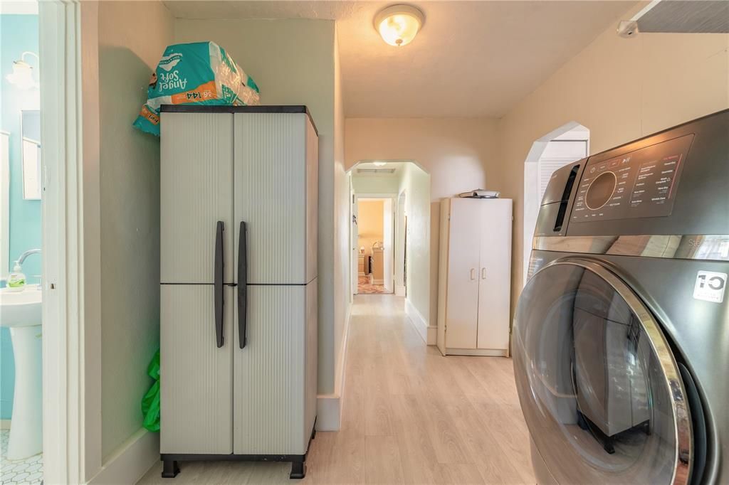 На продажу: $580,000 (2 спален, 1 ванн, 1265 Квадратных фут)