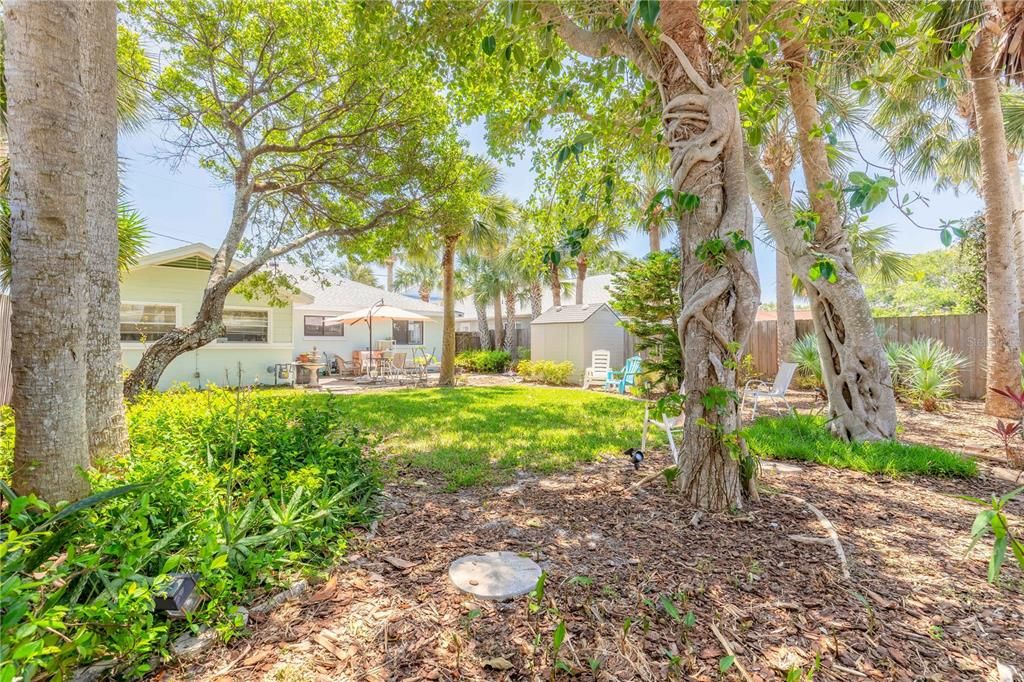 На продажу: $580,000 (2 спален, 1 ванн, 1265 Квадратных фут)