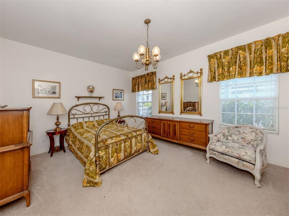 待售: $530,000 (3 贝兹, 2 浴室, 2344 平方英尺)