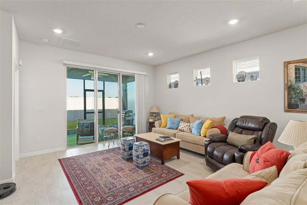 En Venta: $365,000 (2 camas, 2 baños, 1559 Pies cuadrados)