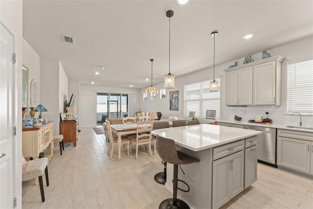 En Venta: $365,000 (2 camas, 2 baños, 1559 Pies cuadrados)